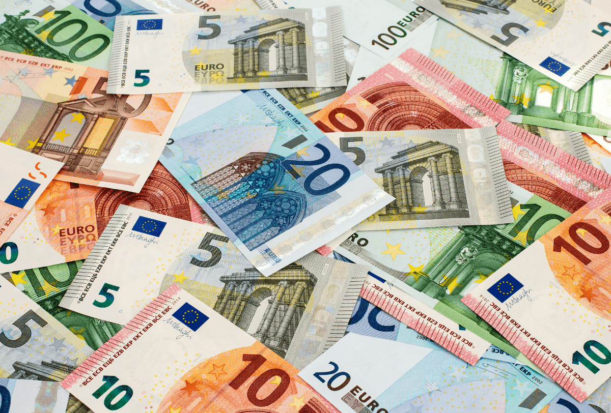 En bunt eurosedlar