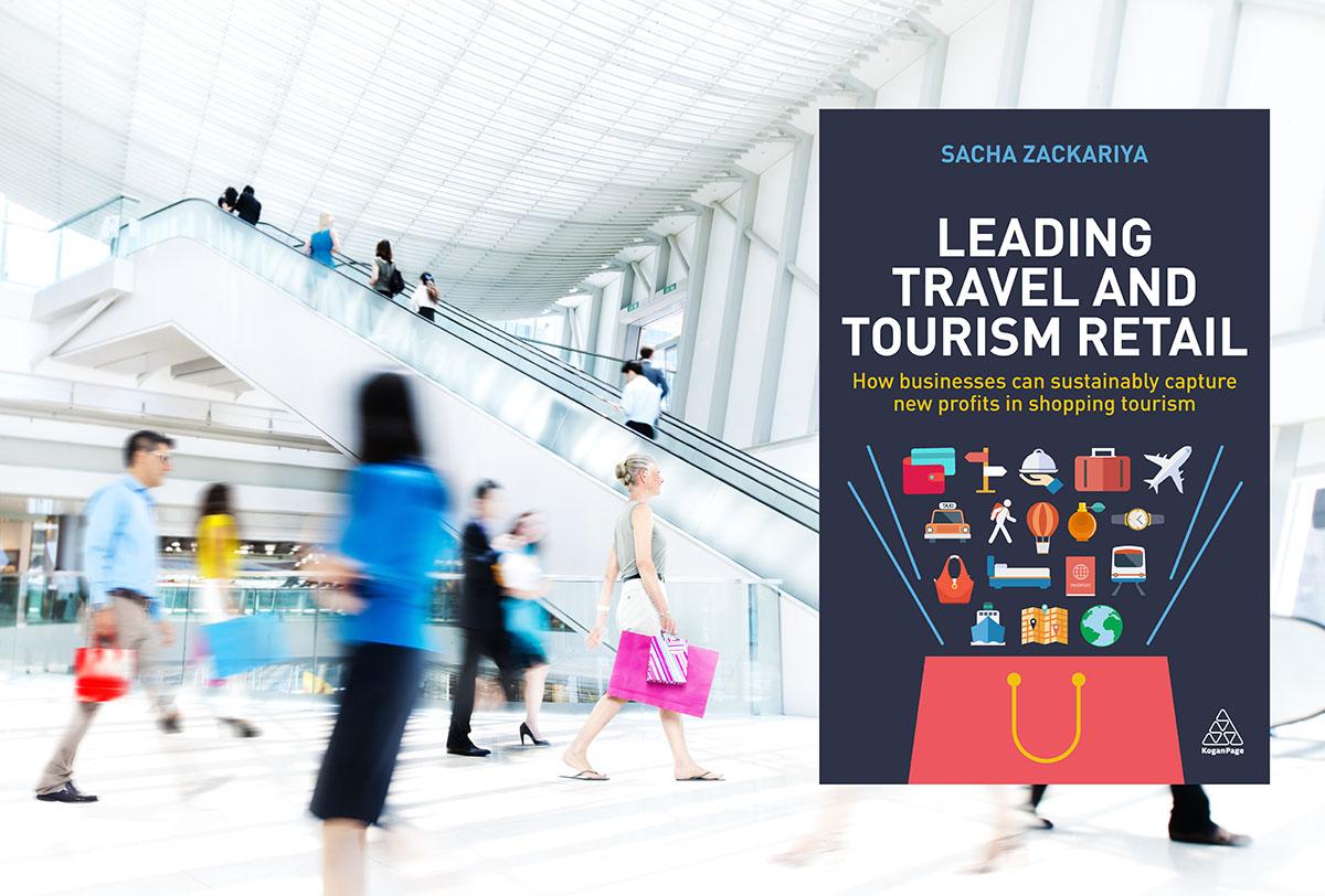 Människor på en flygplats med omslaget till boken ”Leading Travel and Tourism Retail”.