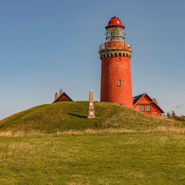 En röd dansk fyr