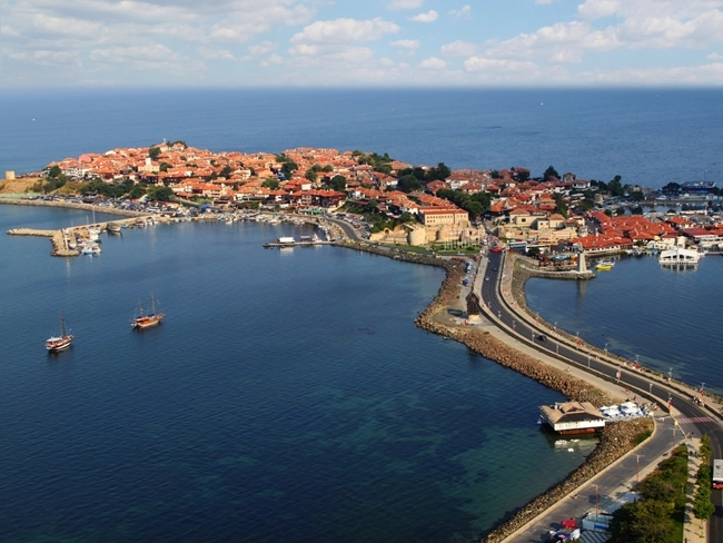 En bulgarisk stad omgiven av havet